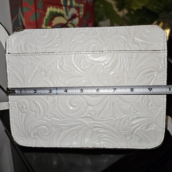Patricia Naah Elegant White Embossed Bag Set Crossbody With Change Purse - Picture 5 of 13